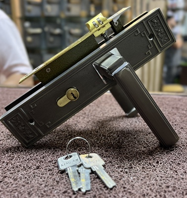 HANDLE DOOR LOCK #3231 MAB