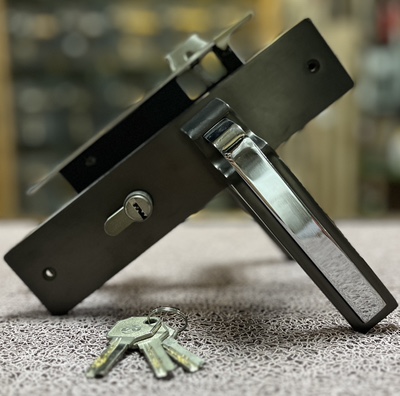 HANDLE DOOR LOCK 129 MSB/CP