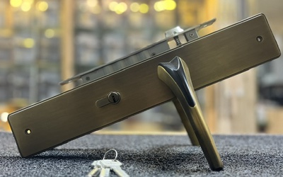 MAIN DOOR LOCK XL0124 MCF/BK